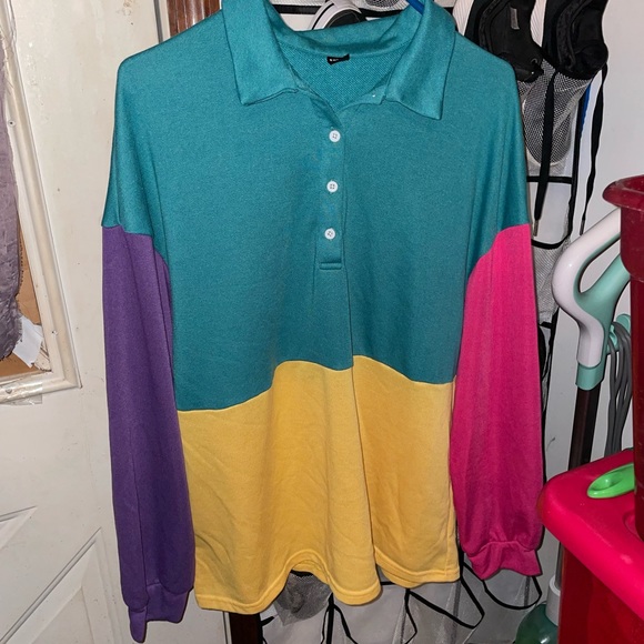 Multi colored woman’s top from shein - Picture 3 of 6